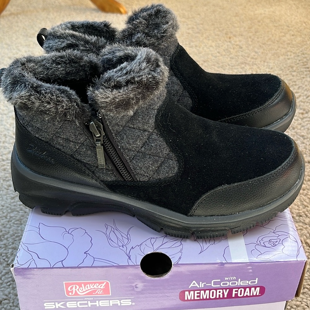 Skechers Winter Ankle Boot with Memory Foam
